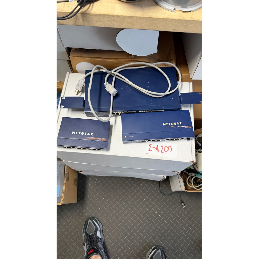 Netgear Networking Bundle JGS524 24 Port Switch GS108 8 Port Switch DS108 Hub